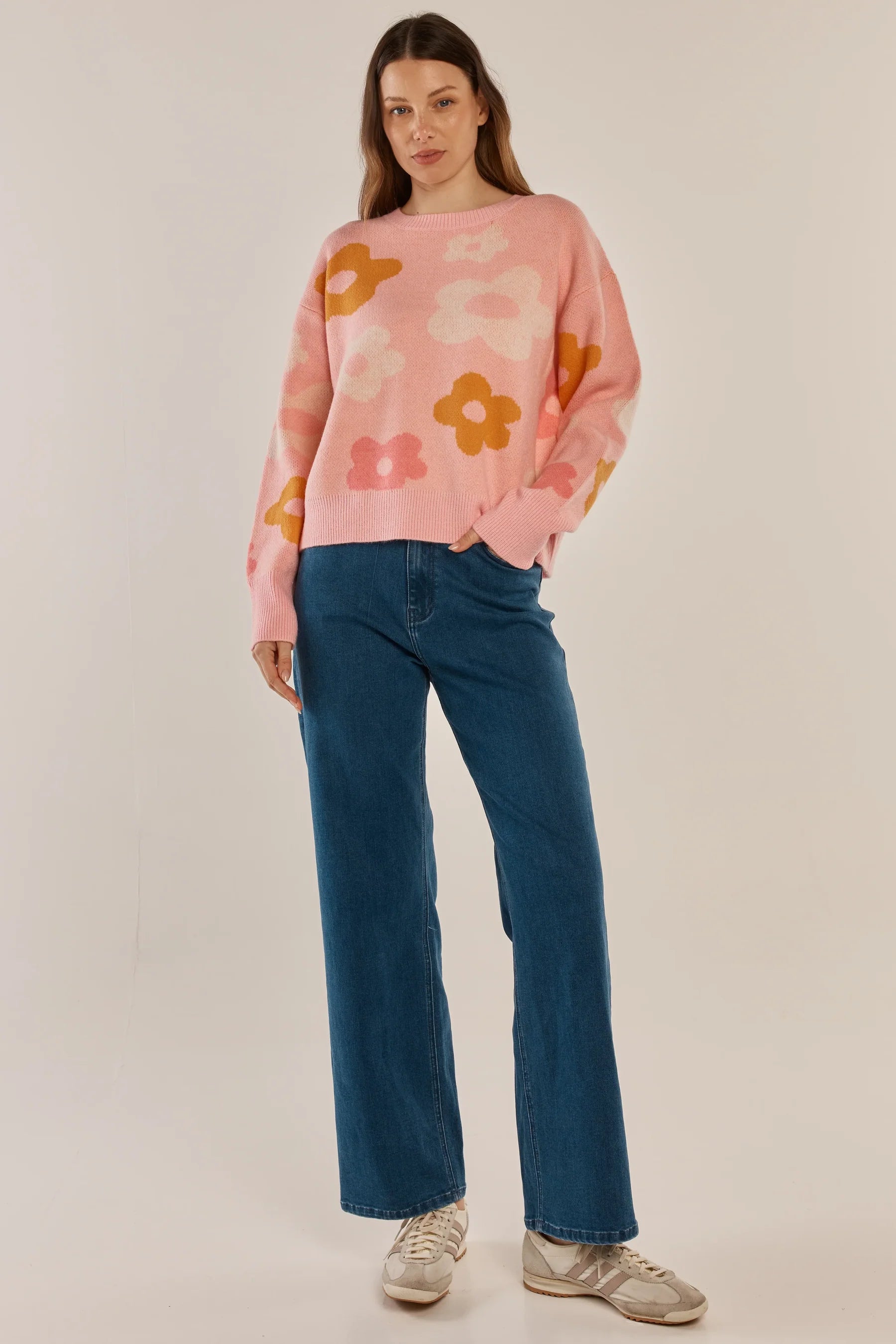 BETTY BASICS - LEONIE KNIT SWEATER - JACQUARD FLOWERS - PINK