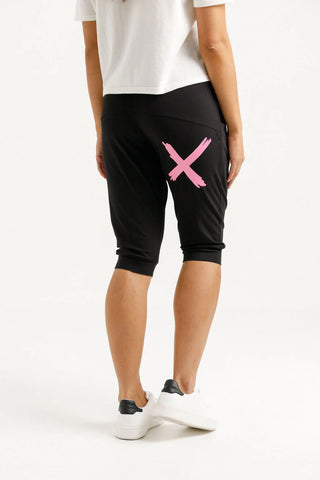 Homelee - 3/4 Apartment Pants - Black w Candy Pink X