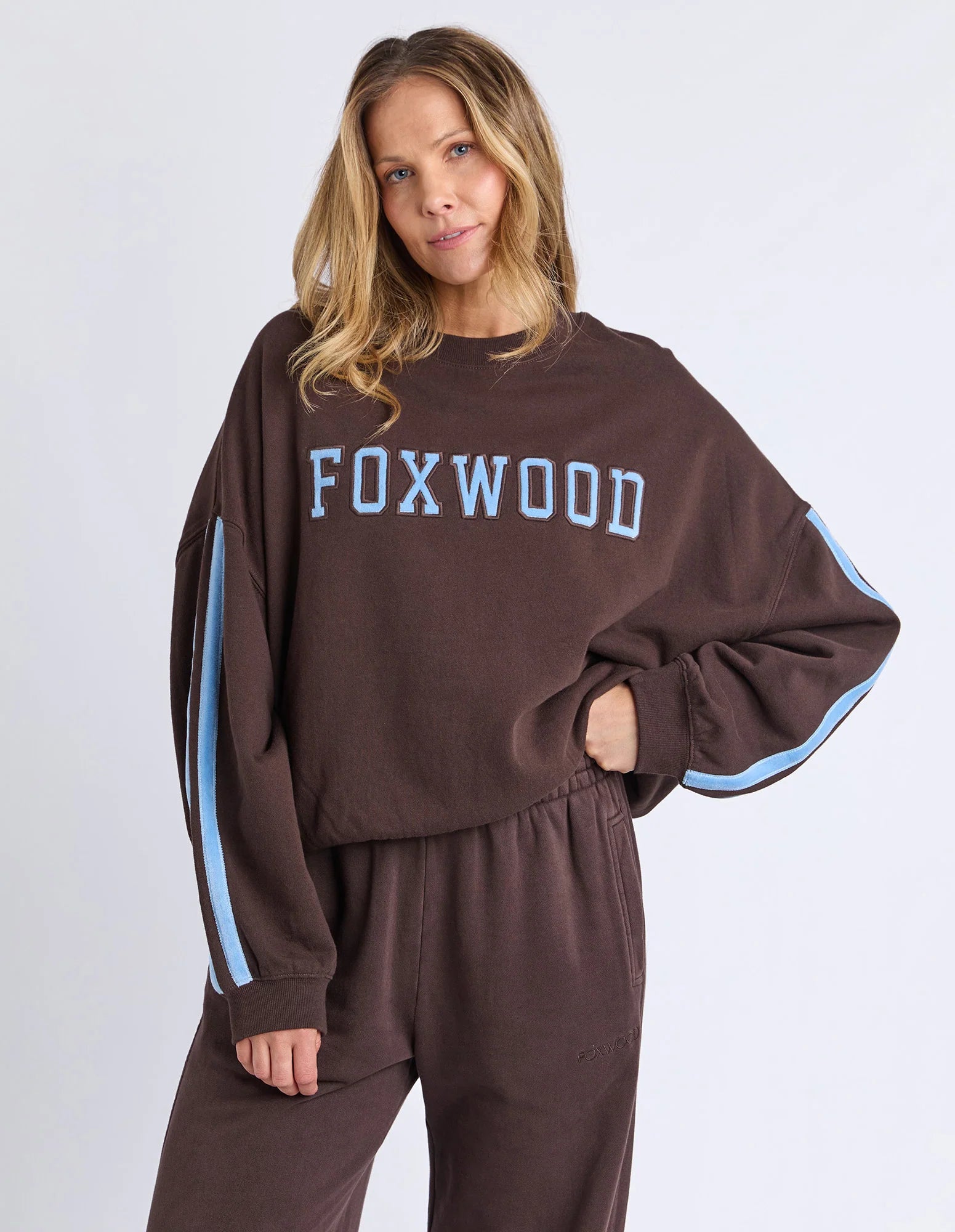 Foxwood - ELEVATED SUNDAY CREW - COFFEE/LIGHT BLUE