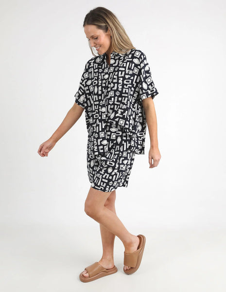 Foxwood - ETCHED GEO SHORT - NAVY
