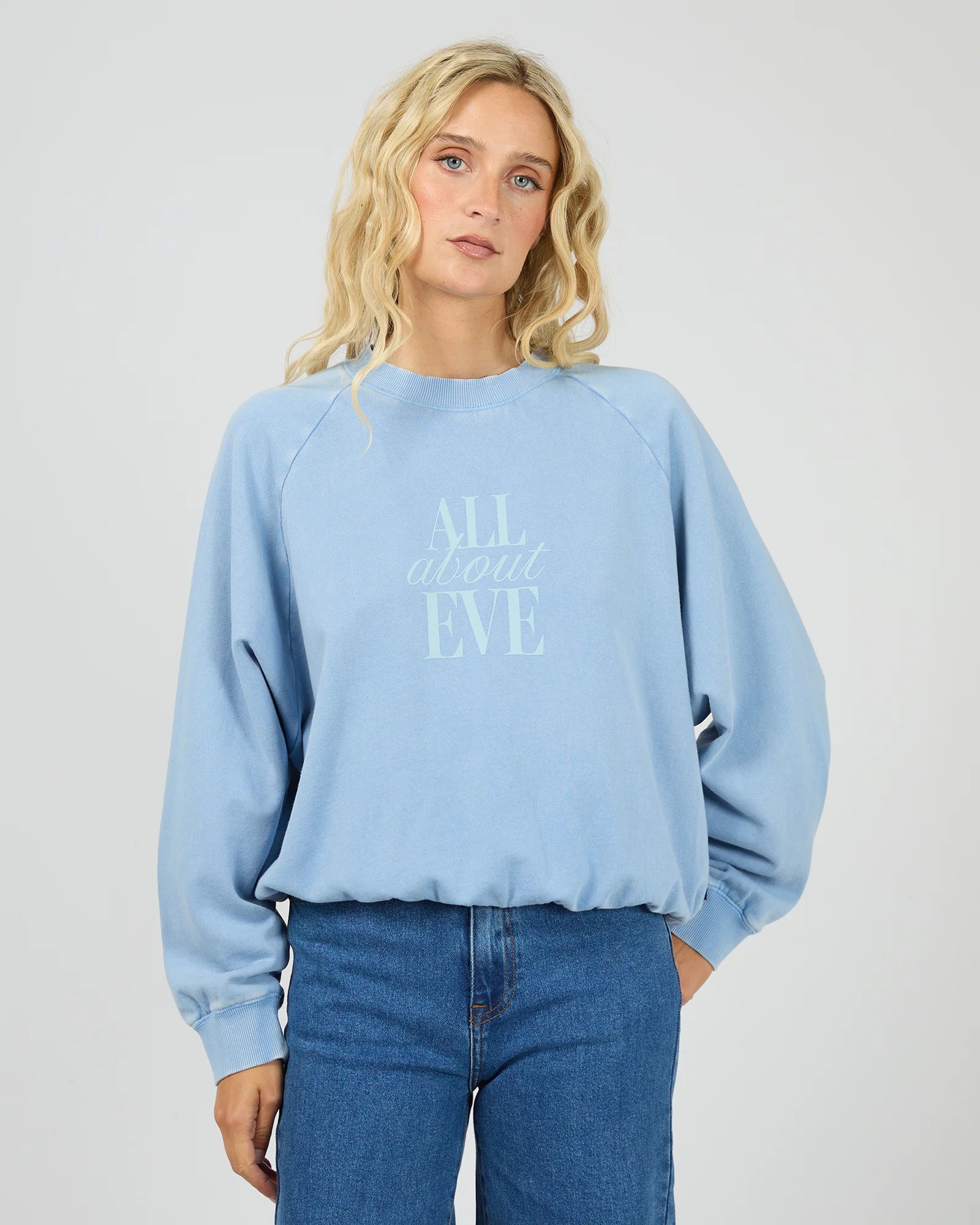 ALL ABOUT EVE - FLYNN WASHED BOX RAGLAN CREW - BLUE