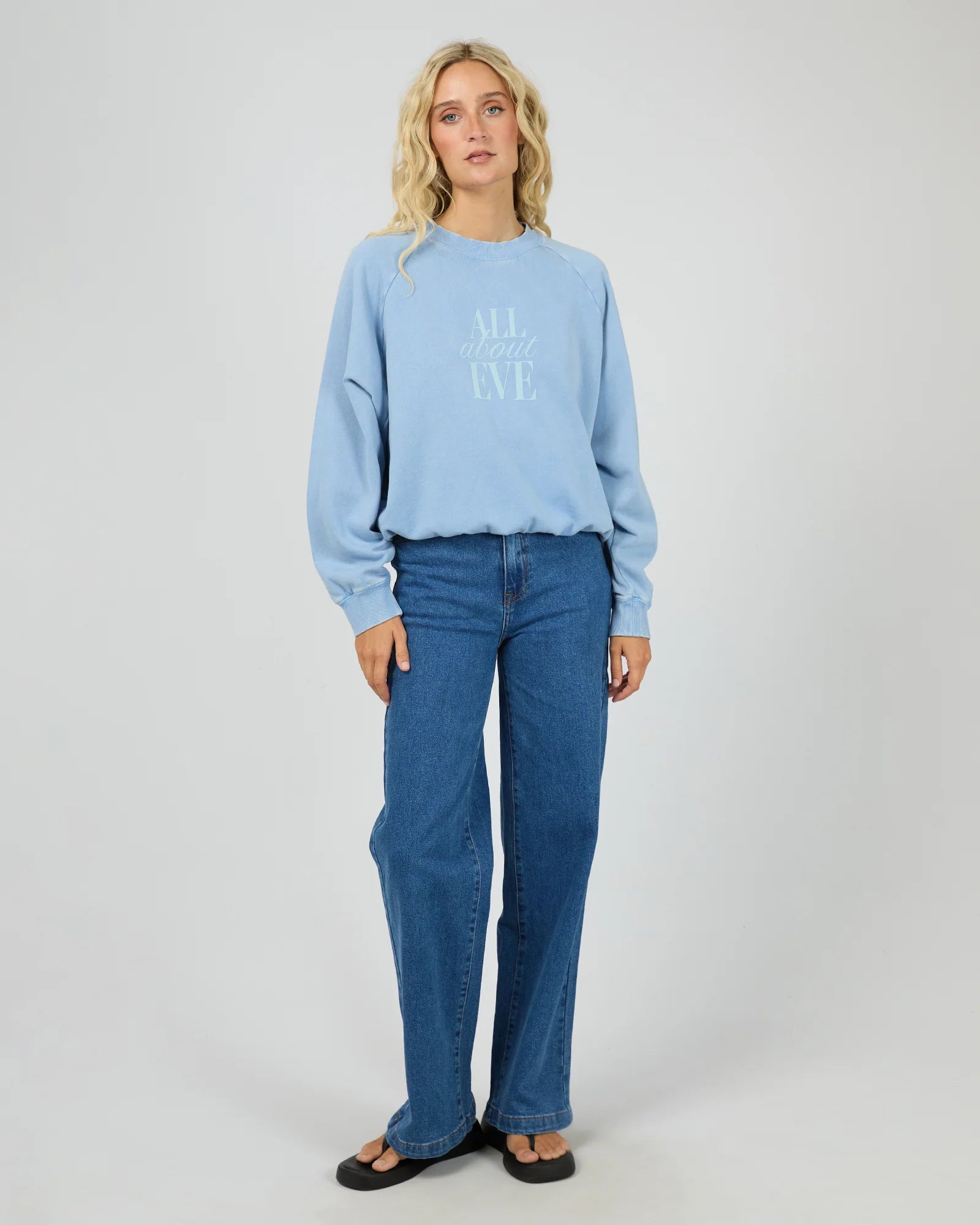 ALL ABOUT EVE - FLYNN WASHED BOX RAGLAN CREW - BLUE