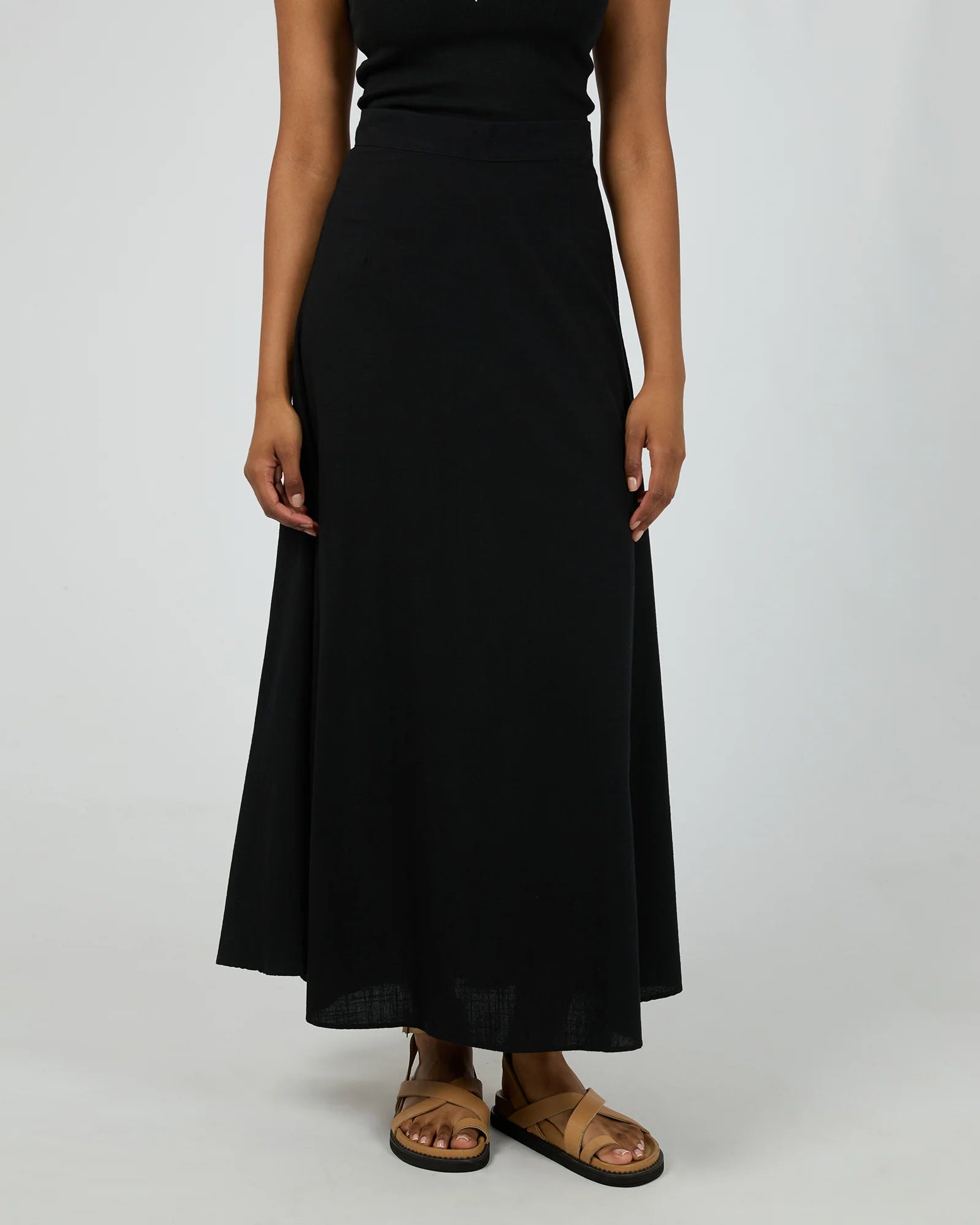 AAE ESSENTIAL MAXI SKIRT - BLACK