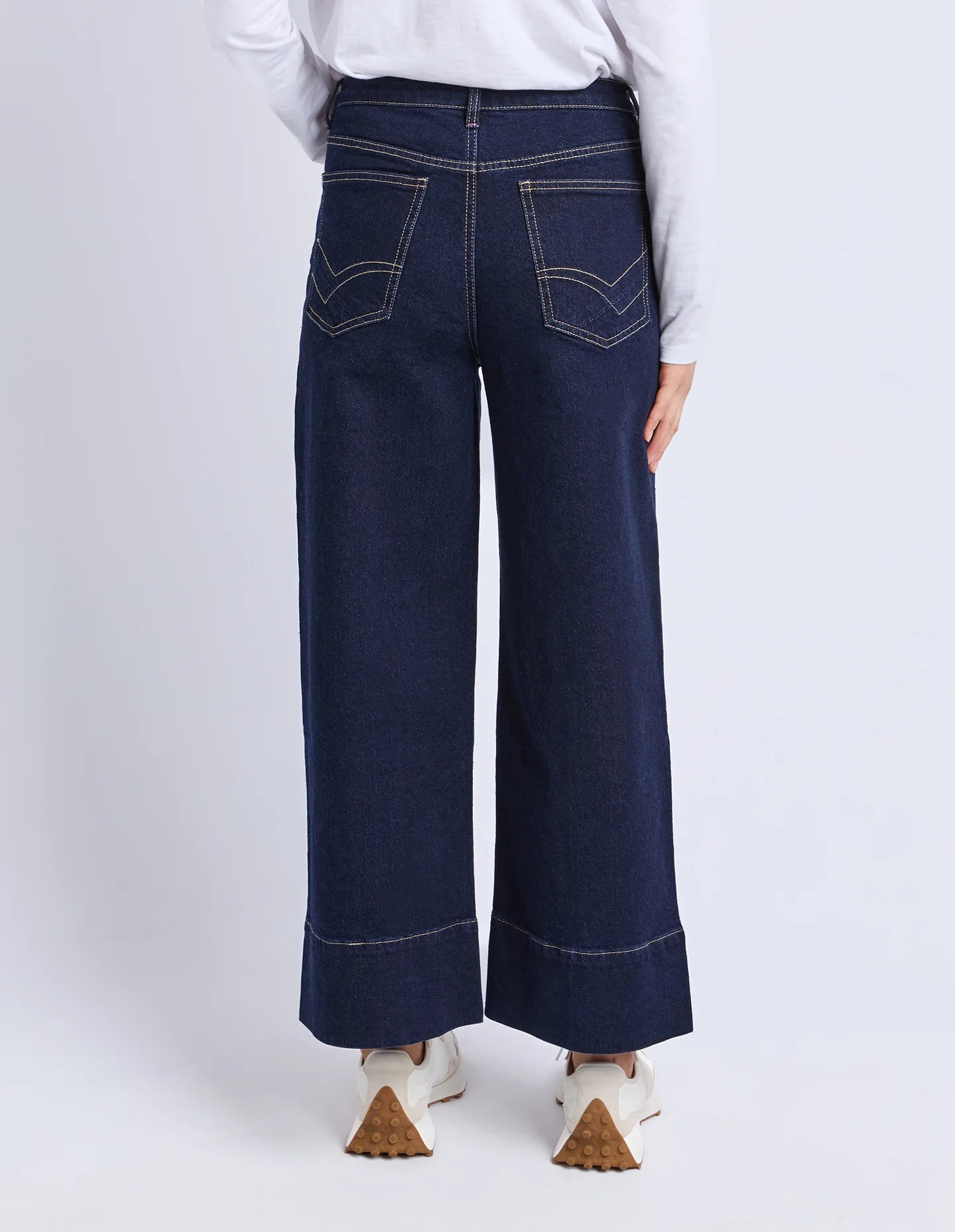 ELM -ANDO PIN TUCK JEANS - DARK BLUE