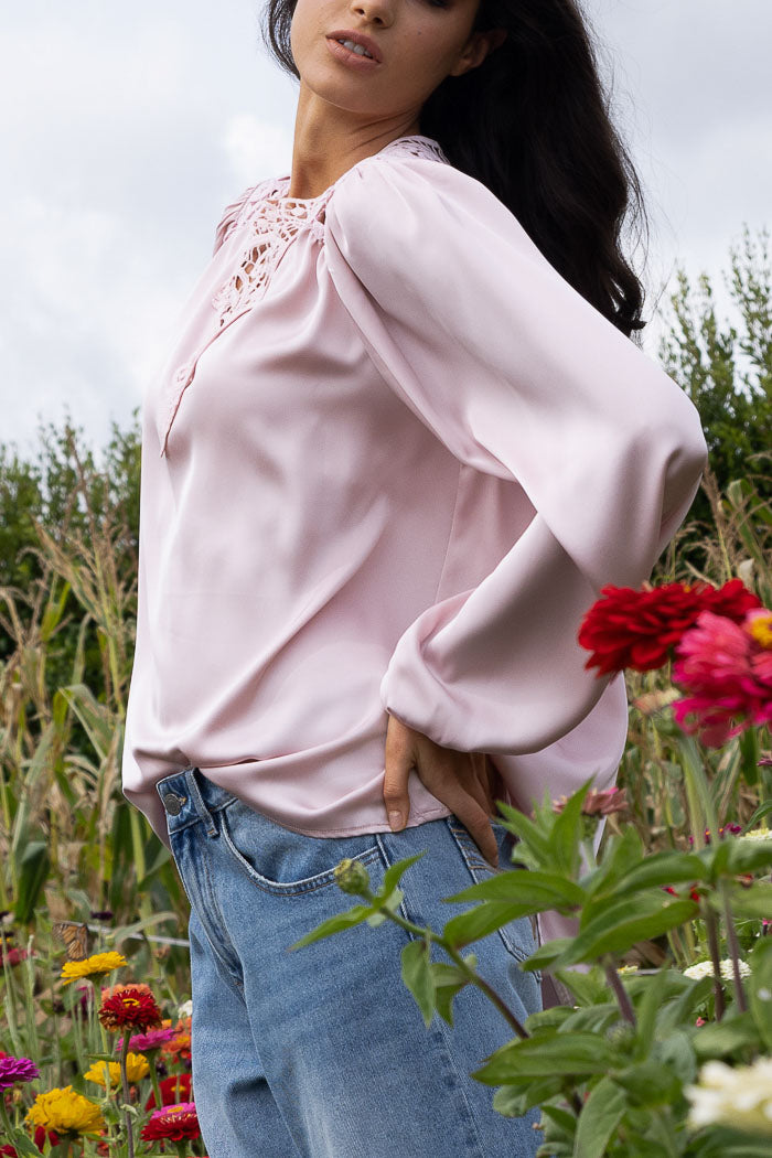 AMAYA - MALIAH SATIN TOP- BLUSH