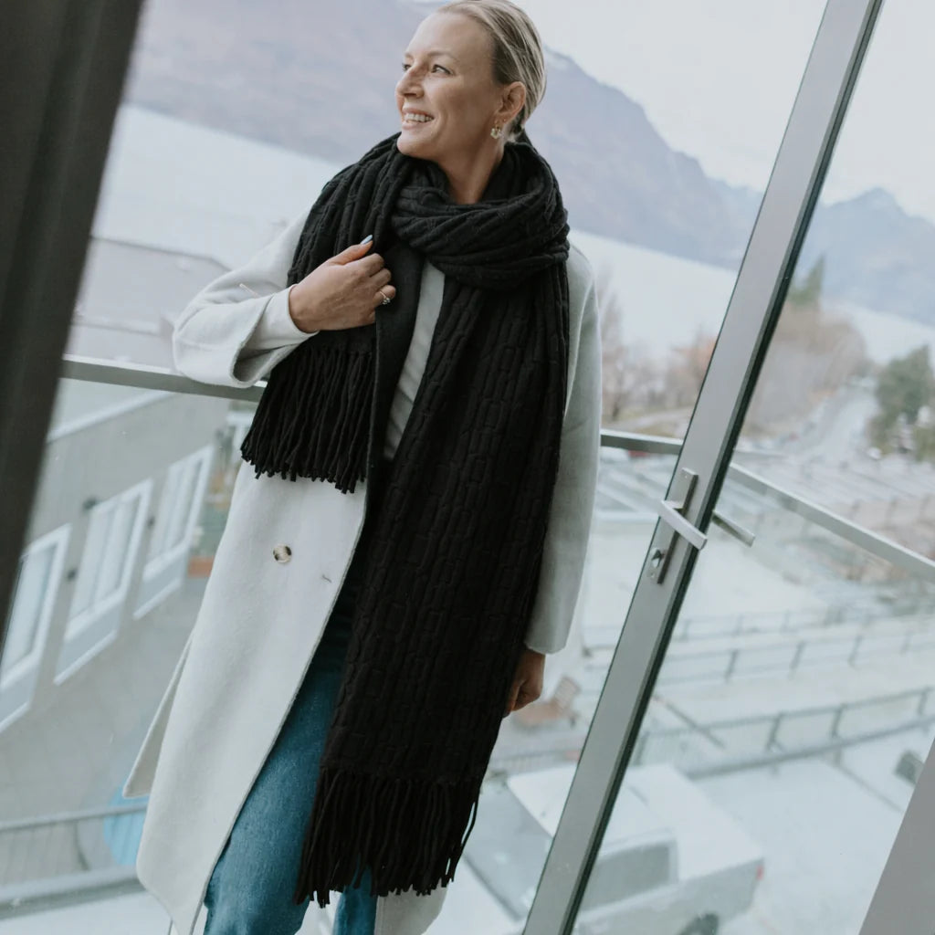 MOKE - ADELE CABLE KNIT SCARF - BLACK