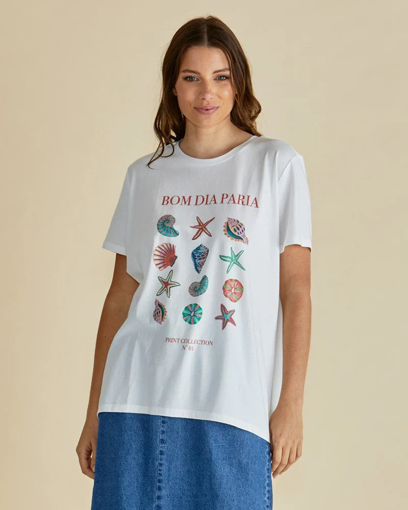 BETTY BASICS - ELLIA CREW TEE - BOM DIA PARIA PRINT - WHITE