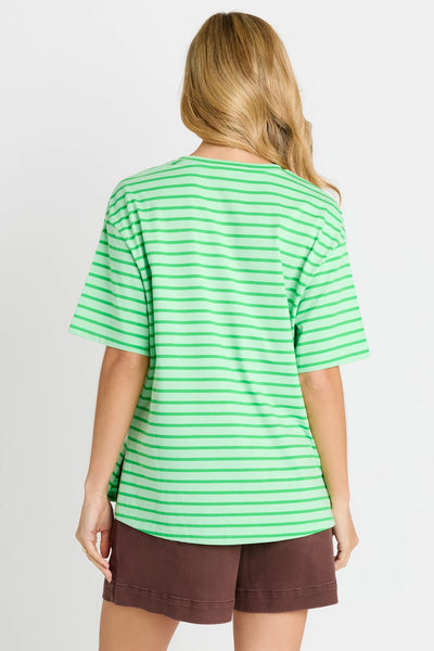 BETTY BASICS - RELAX BOXY TEE - GREEN STRIPE/GREEN