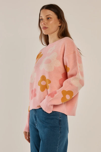 BETTY BASICS - LEONIE KNIT SWEATER - JACQUARD FLOWERS - PINK
