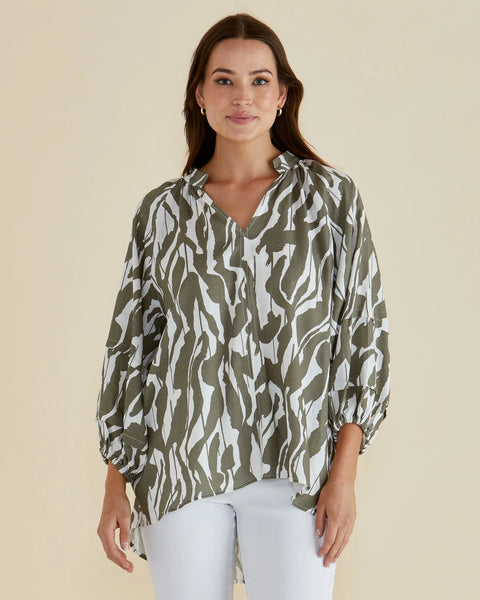 BETTY BASICS - GRAZIA BLOUSE - OLIVE GEO PRINT