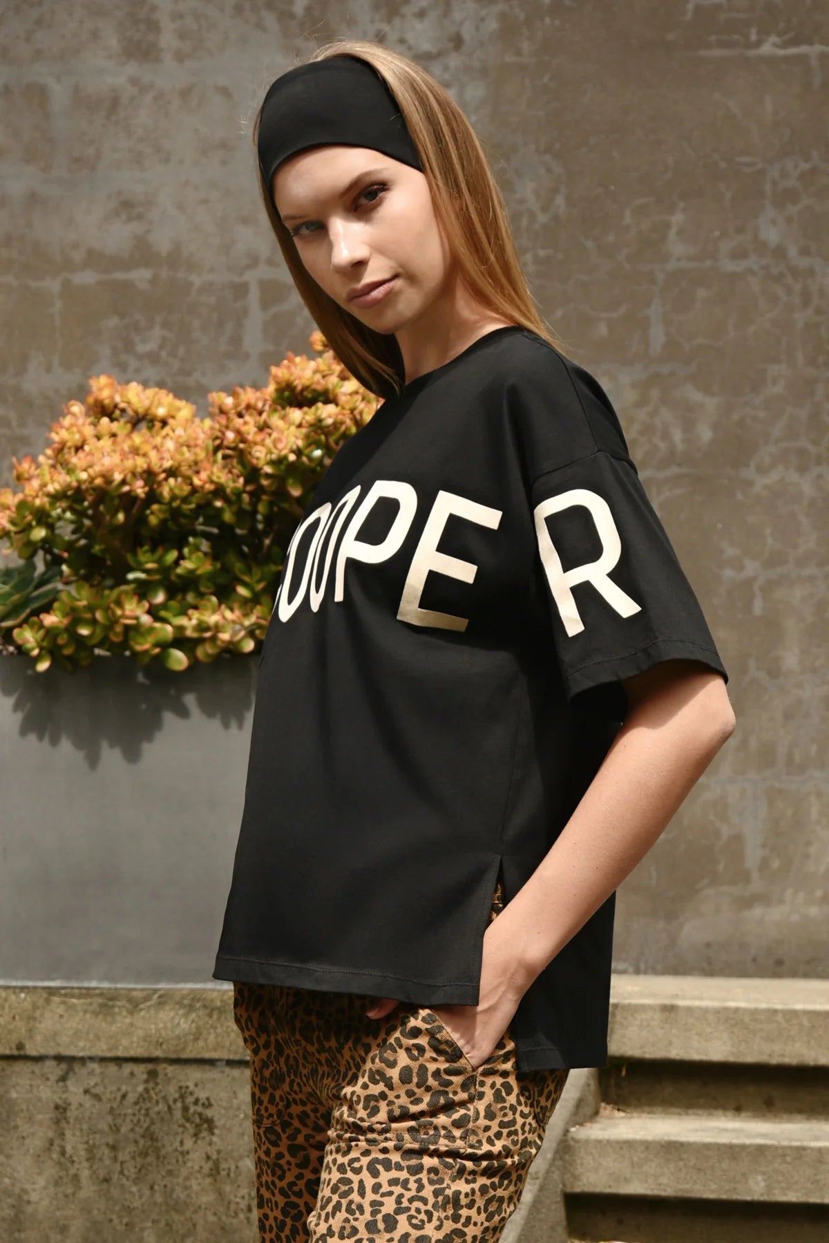 COOPER - LEFT HANGING T-SHIRT - BLACK