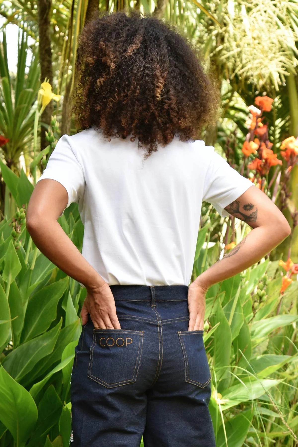 COOP - SIMPLY BOWTIFUL T-SHIRT - WHITE & DENIM