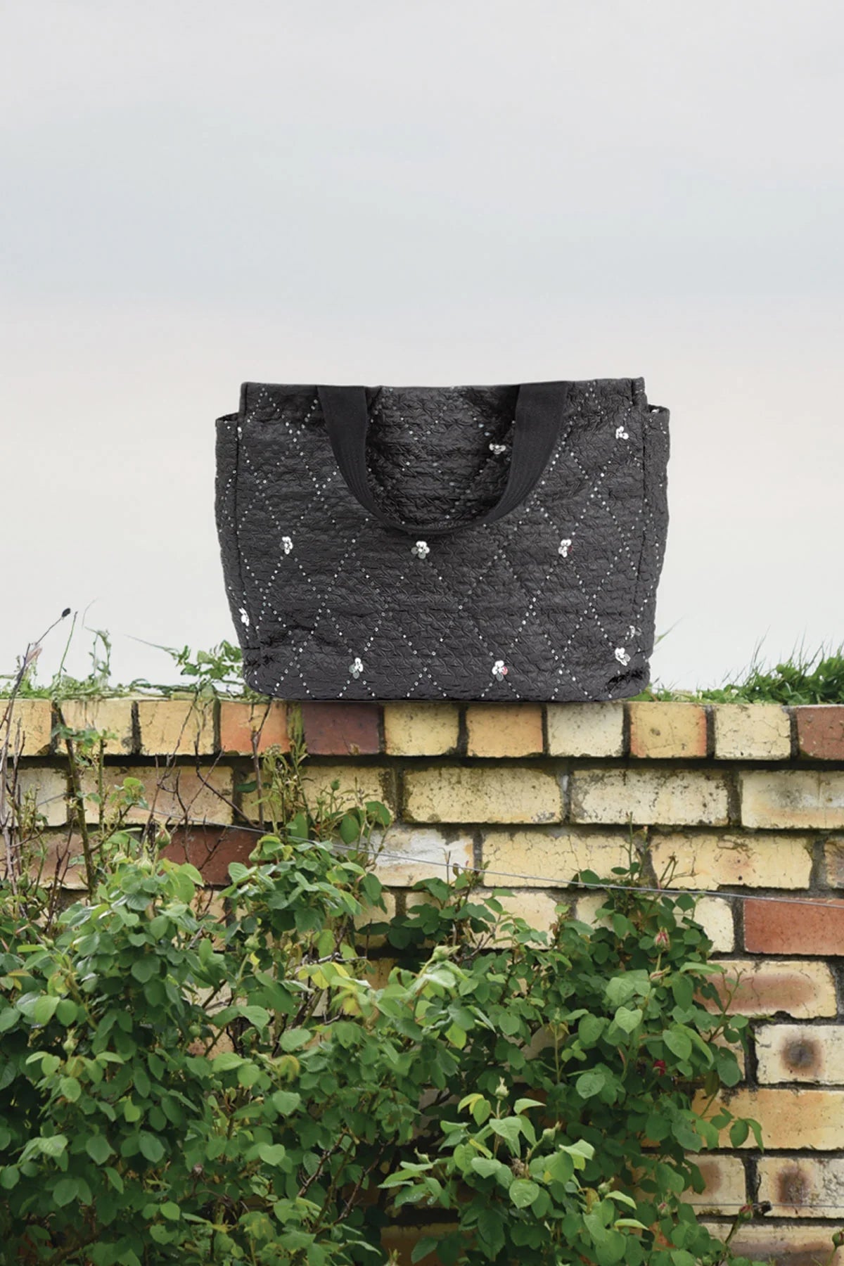 COOP TWINKLE TOTE BAG  - BLACK