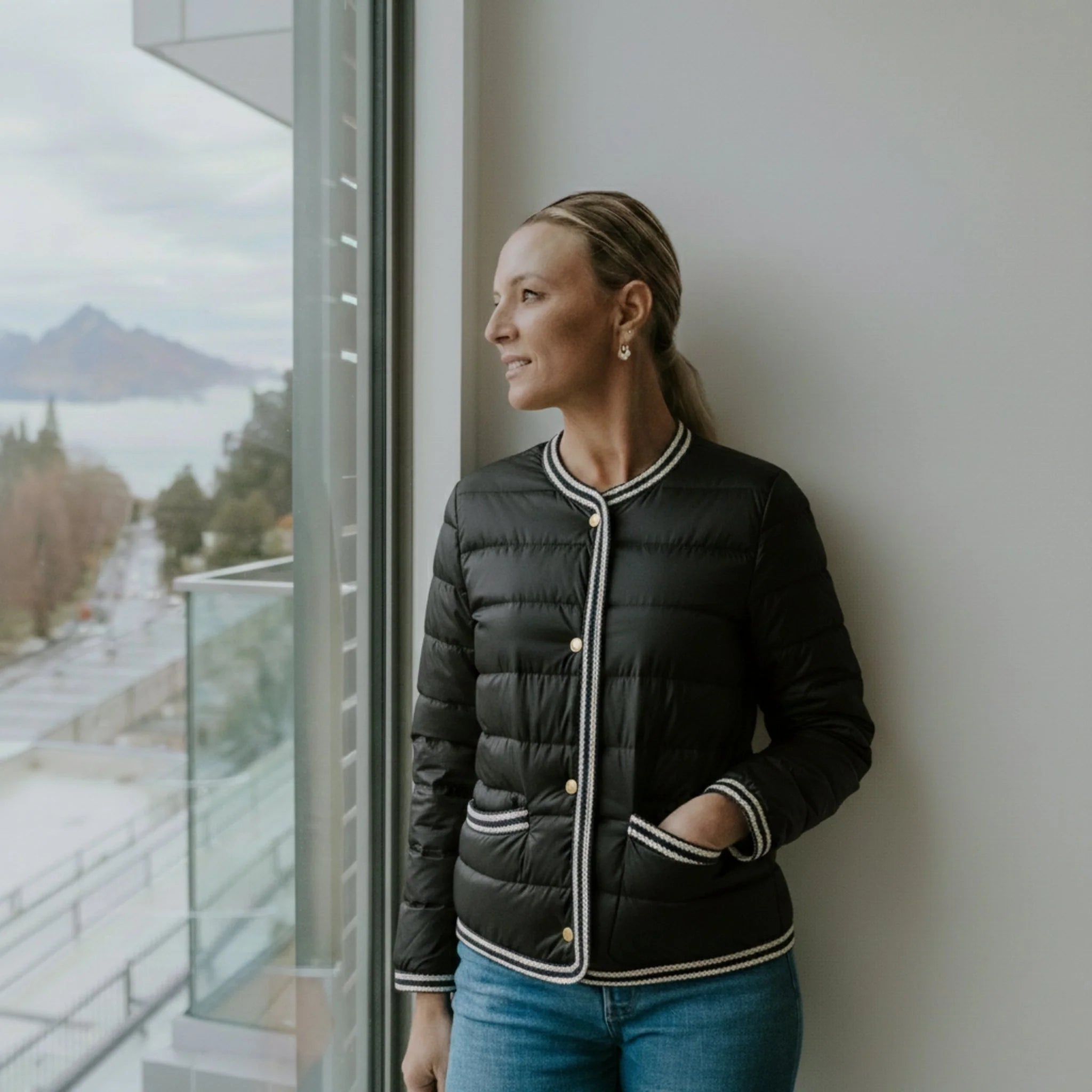 MOKE - FERN - WOMEN'S 90/10 DOWN JACKET - BLACK
