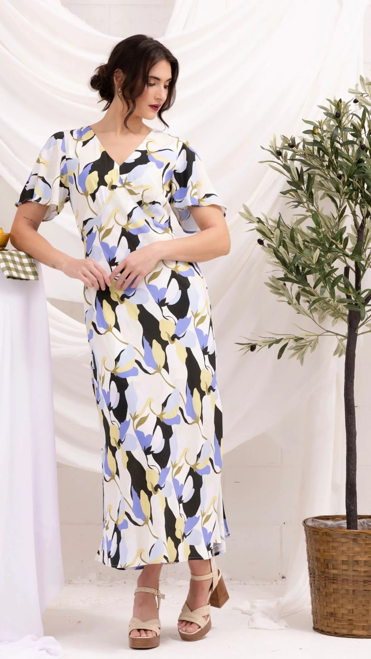 SEEKING LOLA - APPLAUSED DRESS - WILLOW WHISPER