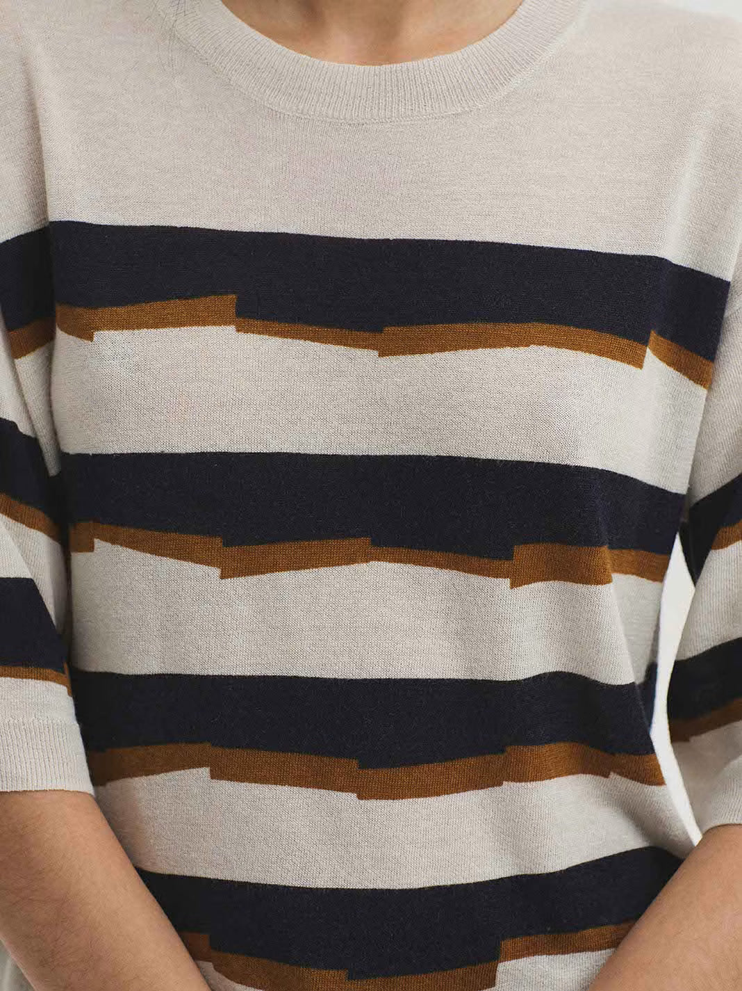 NICE THINGS - SWEATER - BROKEN STRIPES - NAVY