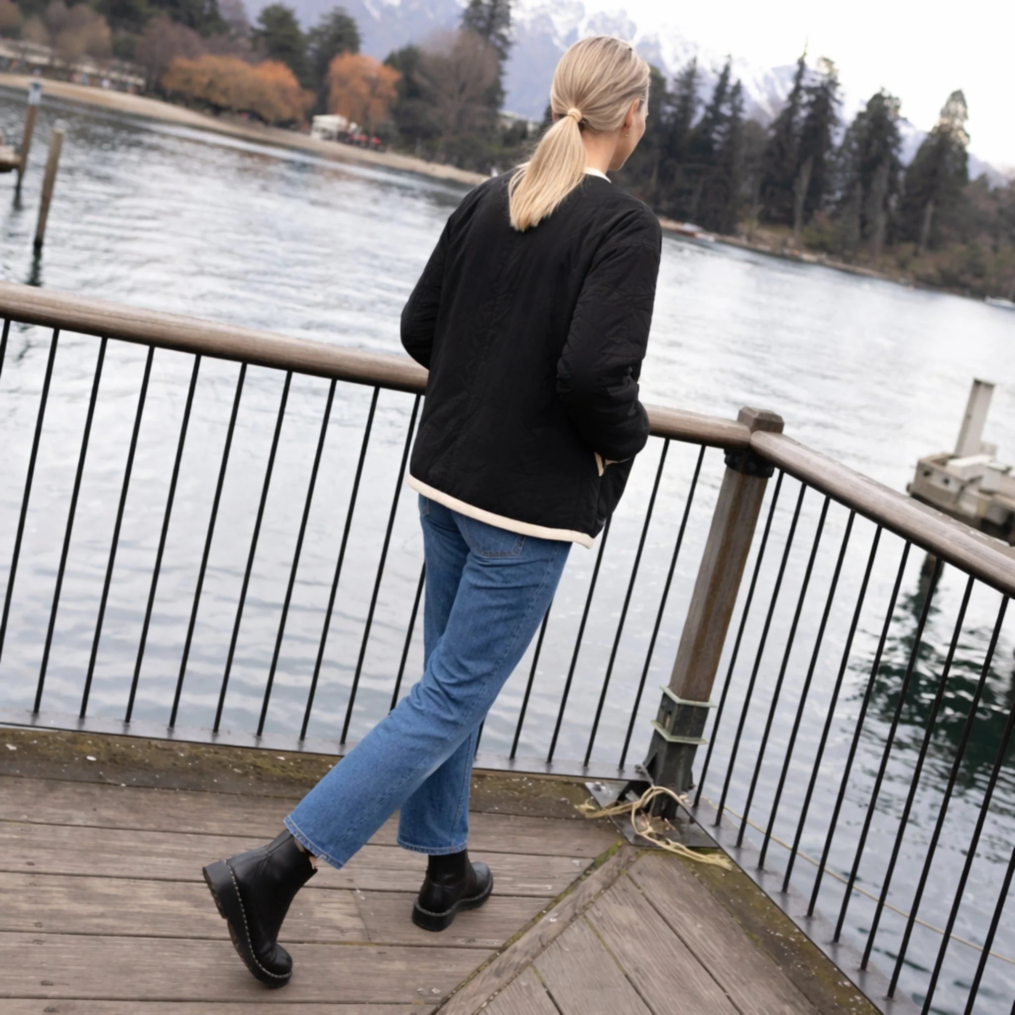 MOKE - JUNIPER WOMEN'S REVERSIBLE JACKET - BLACK/CREAM