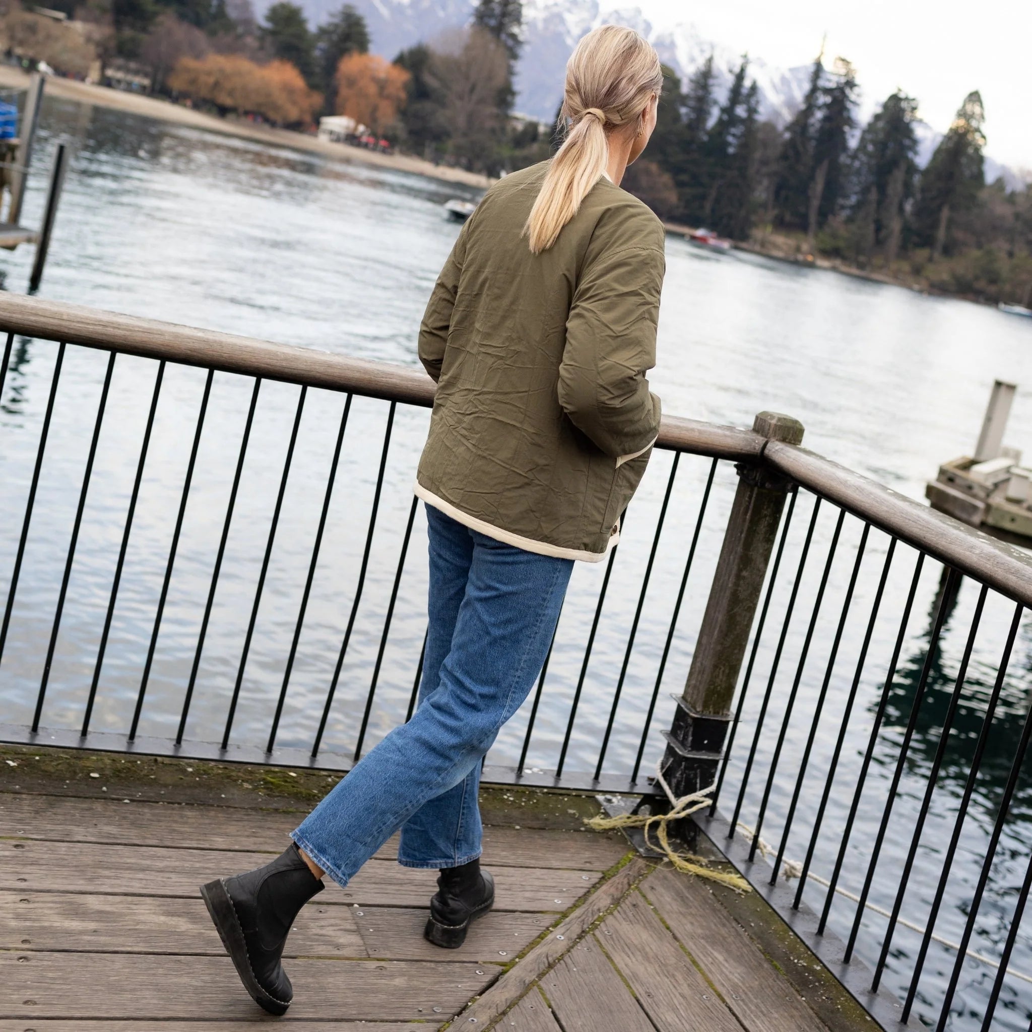 MOKE - JUNIPER WOMEN'S REVERSIBLE JACKET - OLIVE GREEN/CREAM