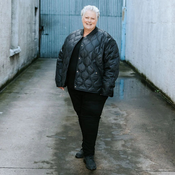 MOKE - TALEI - WOMEN'S QUILT BOMBER - BLACK