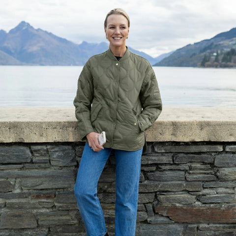 MOKE - TALEI - WOMEN'S QUILT BOMBER - OLIVE GREEN