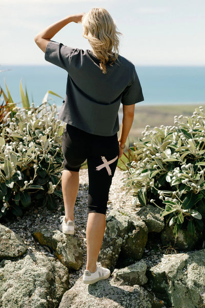 Homelee - 3/4 Apartment Pants - Black w BLOSSOM DAISY X