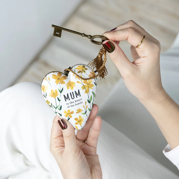 DEMDACO ART HEARTS - MUM IS THE HEART OF THE FAMILY