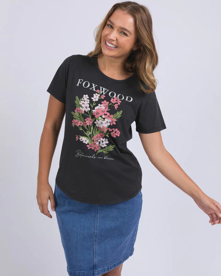 Foxwood - FLOWERS TEE - WASHED BLACK
