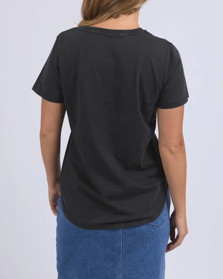 Foxwood - FLOWERS TEE - WASHED BLACK