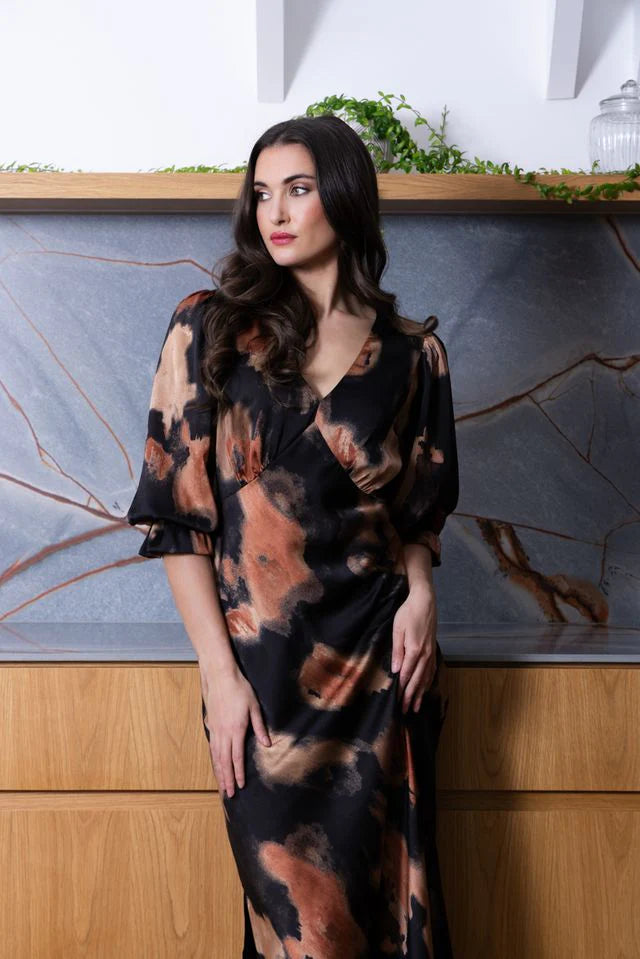 SEEKING LOLA - INVITING DRESS - SMUDGE