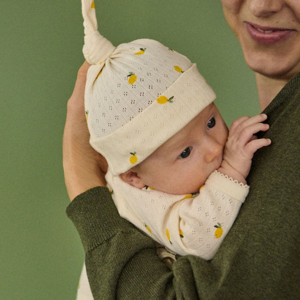 Nature Baby -   KNOTTED BEANIE POINTELLE - LEMON PRINT