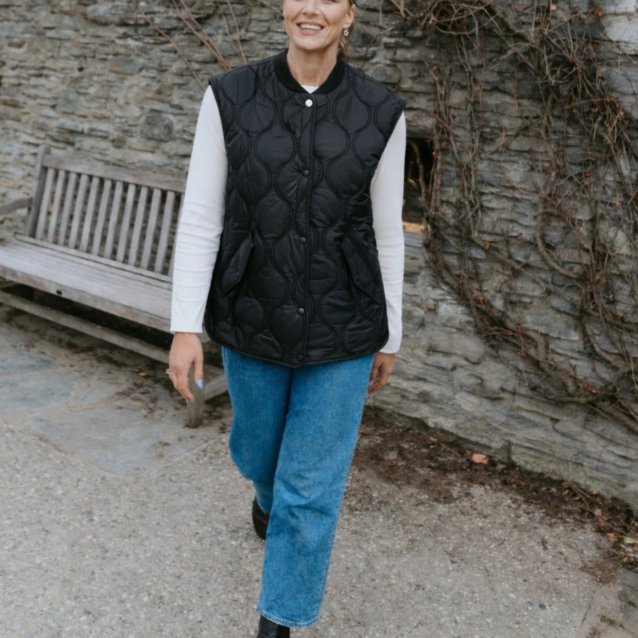 MOKE - NEVE WOMEN'S QUILTED VEST - BLACK