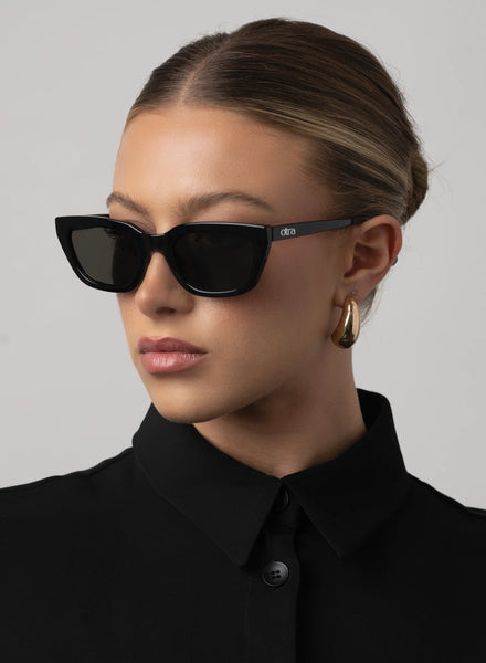 OTRA NOVE- BLACK/SMOKE