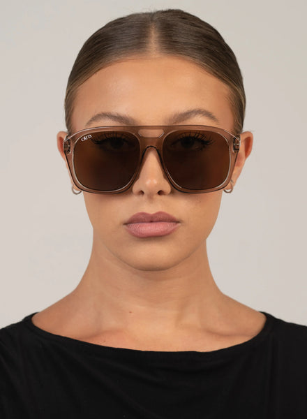 OTRA REINA - TRANS OLIVE/BROWN
