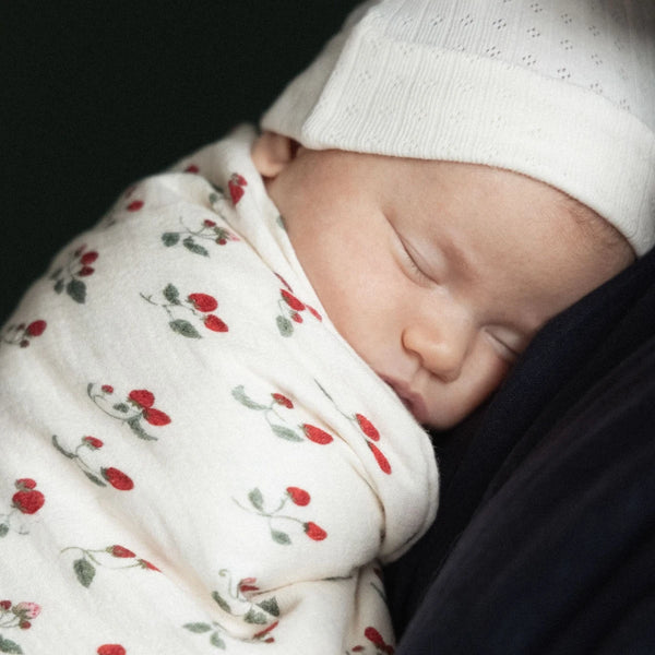 Nature Baby -Muslin Wrap - STRAWBERRY BLUSH PRINT