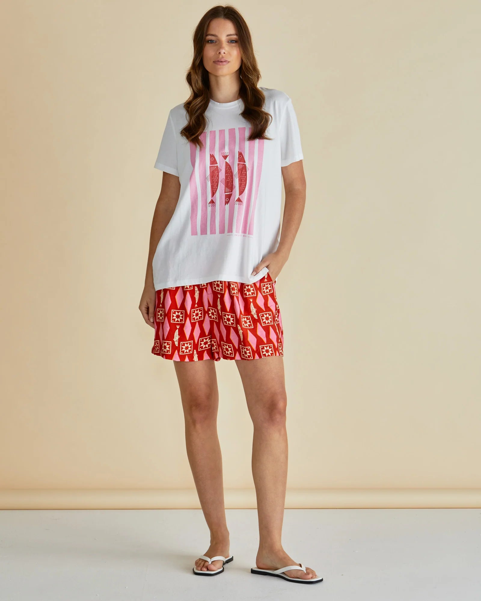 BETTY BASICS - ELLIA CREW TEE - SARDINIA PRINT - WHITE